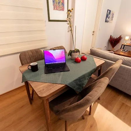 Charming & Bright In Taksim Apartamento *
